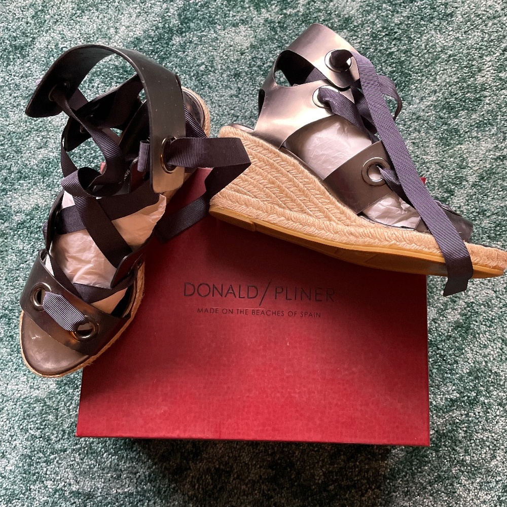 Donald Pliner Seville